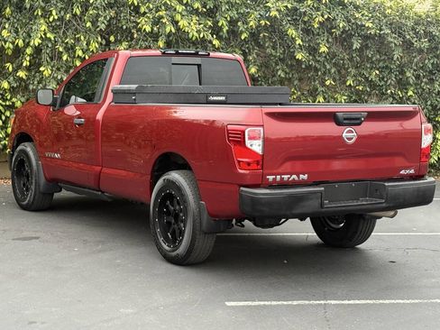 Used 2017 Nissan Titan S image 5