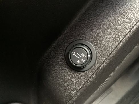 Used 2018 Chevrolet Equinox LT image 35