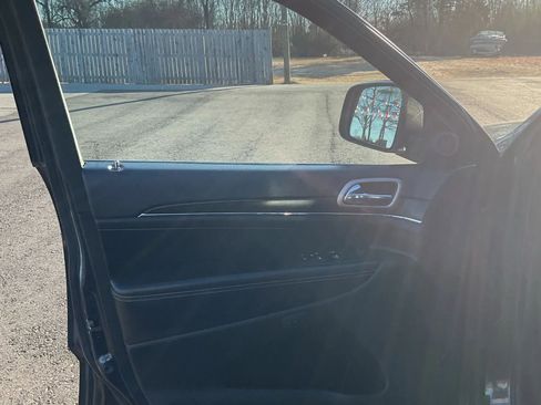 Used 2014 Jeep Grand Cherokee Limited image 26