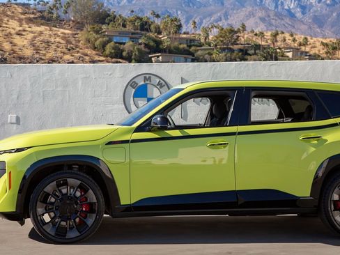 New 2025 BMW XM Label Red image 3