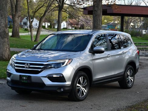 Used 2018 Honda Pilot EX image 3