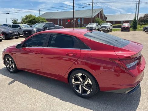 Used 2022 Hyundai Elantra Limited FWD image 5