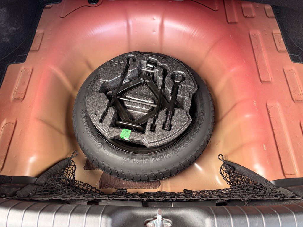 Used 2024 Hyundai Elantra SEL FWD image 13