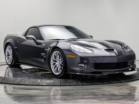 Used 2010 Chevrolet Corvette ZR1 w/ Preferred Equipment Group RWD image 26