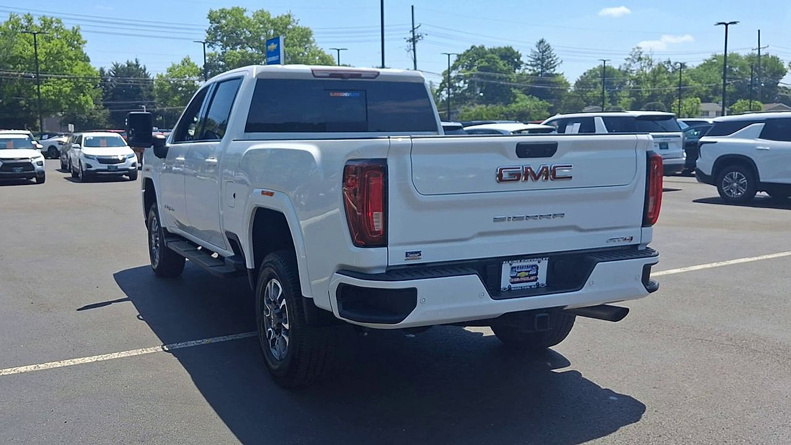 Used 2022 GMC Sierra 2500 AT4 w/ AT4 Preferred Package AWD/4WD image 9