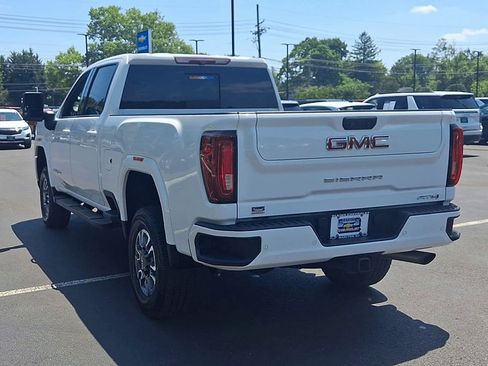 Used 2022 GMC Sierra 2500 AT4 w/ AT4 Preferred Package AWD/4WD image 9
