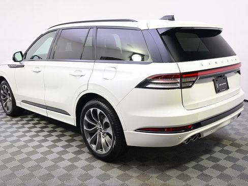 New 2026 Lincoln Aviator AWD image 3