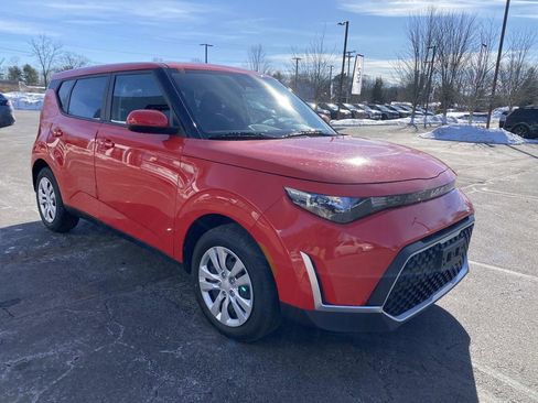 Used 2023 Kia Soul LX image 8