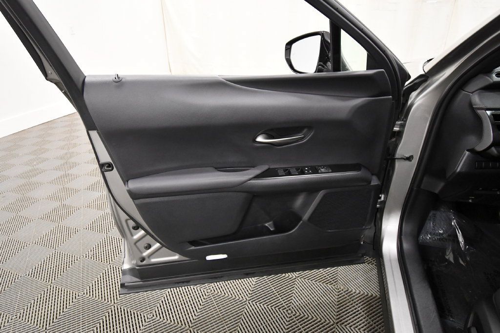 Used 2019 Lexus UX 250h w/ Premium Package AWD/4WD image 12