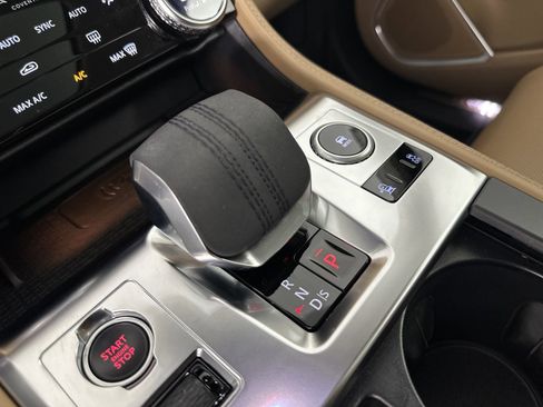 New 2022 Jaguar F-PACE S image 23