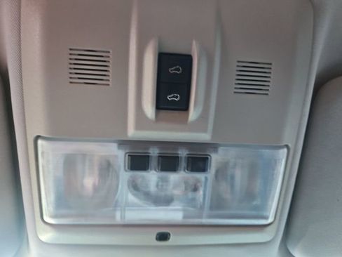 Used 2011 Land Rover LR4 HSE image 18