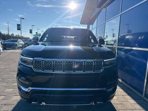 Used 2023 Jeep Grand Wagoneer Series III w/ Rear-Seat Entertainment Group image 4