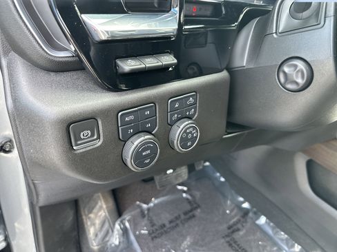 Certified 2024 Chevrolet Silverado 1500 High Country w/ Technology Package image 11