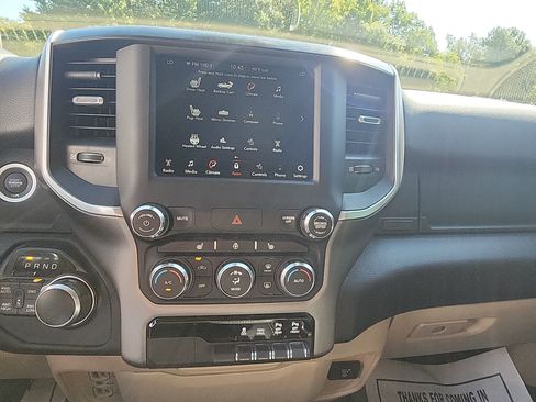 Used 2020 RAM 1500 Big Horn AWD/4WD image 17