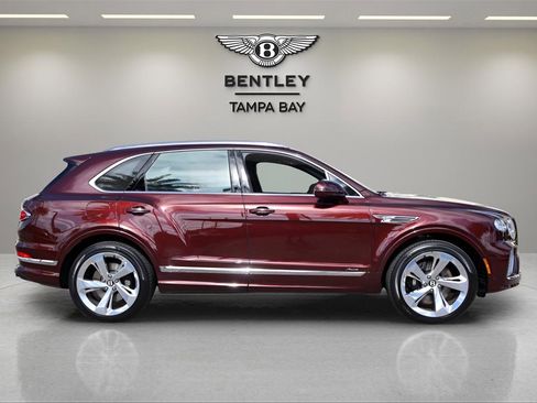 New 2025 Bentley Bentayga V8 image 5