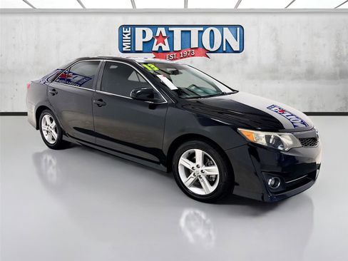 Used 2013 Toyota Camry SE FWD image 1