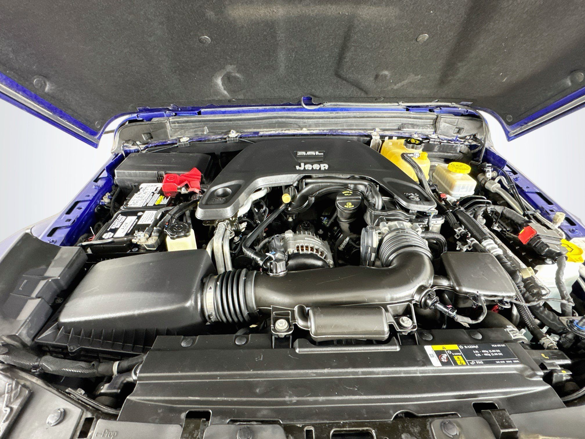 Used 2018 Jeep Wrangler Unlimited Sahara AWD/4WD image 24