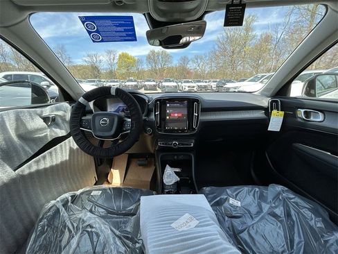 New 2025 Volvo XC40 B5 Plus w/ Protection Package Premier image 12
