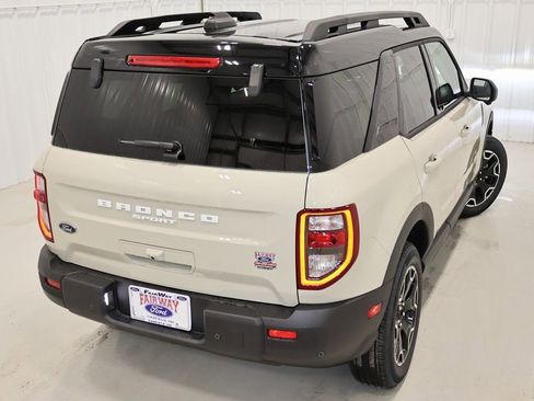 New 2025 Ford Bronco Sport Outer Banks w/ Outer Banks Tech Package+ image 30