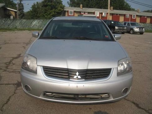 Used 2007 Mitsubishi Galant ES image 2