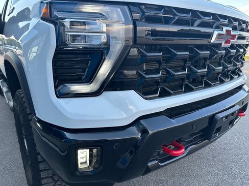 Used 2026 Chevrolet Silverado 2500 ZR2 AWD/4WD image 7