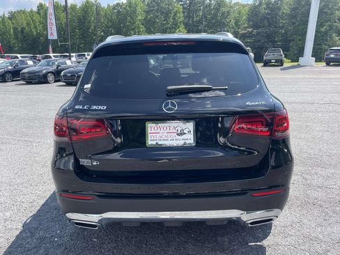 Used 2021 Mercedes-Benz GLC 300 4MATIC image 3