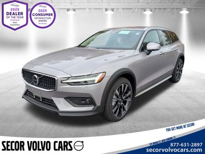 New 2026 Volvo V60 B5 Cross Country Ultra w/ Protection Package Premier