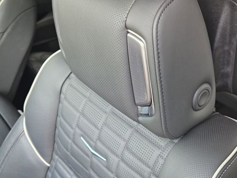 Certified 2025 Cadillac Escalade Sport Platinum w/ LPO, Floor Liner Package AWD/4WD image 30