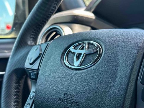 Used 2020 Toyota Tacoma TRD Off-Road w/ TRD Premium Off Road Package AWD/4WD image 30