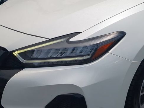 Used 2023 Nissan Maxima SV w/ Floor Mat Group FWD image 10
