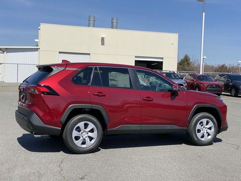 Used 2024 Toyota RAV4 LE FWD image 4