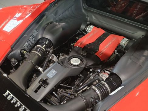 Used 2019 Ferrari 488 GTB RWD image 32