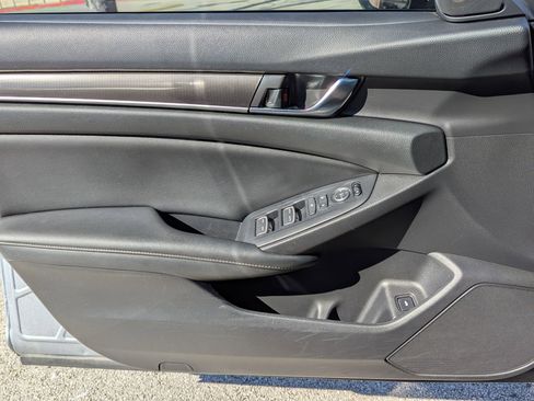 Used 2020 Honda Accord Sport image 10