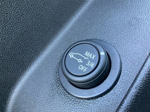 Used 2023 Chevrolet Equinox LT image 32