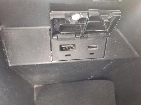 Used 2022 Toyota Camry LE image 24