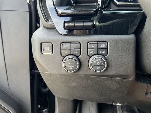 New 2025 Chevrolet Silverado 2500 ZR2 w/ Technology Package image 18