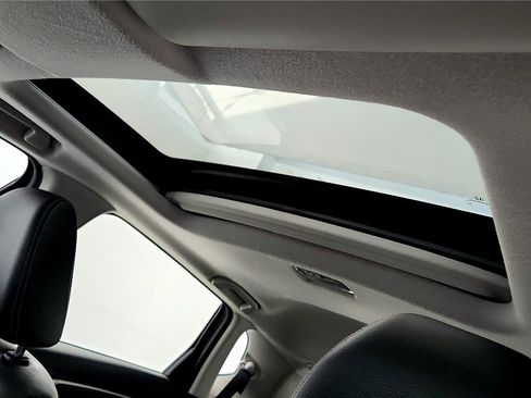 Used 2017 Honda Fit EX-L image 25