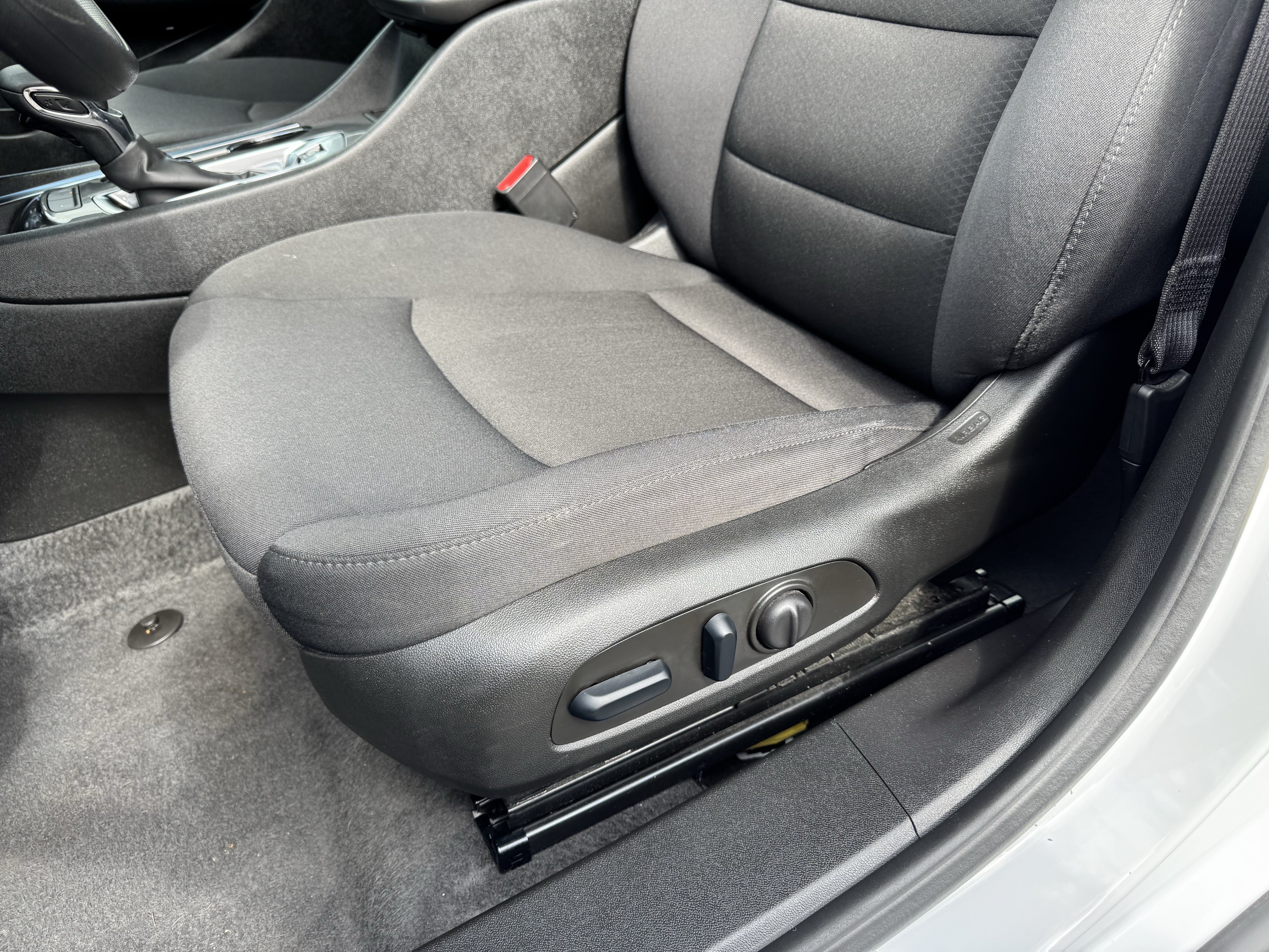 Used 2025 Chevrolet Malibu LT FWD image 14