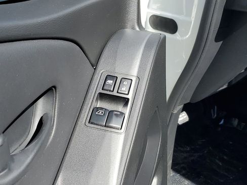 Used 2022 Nissan Frontier S w/ Technology Package image 12