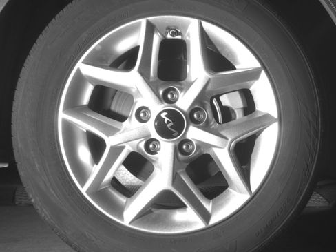 Used 2025 Kia Soul LX w/ LX Technology Package FWD image 13
