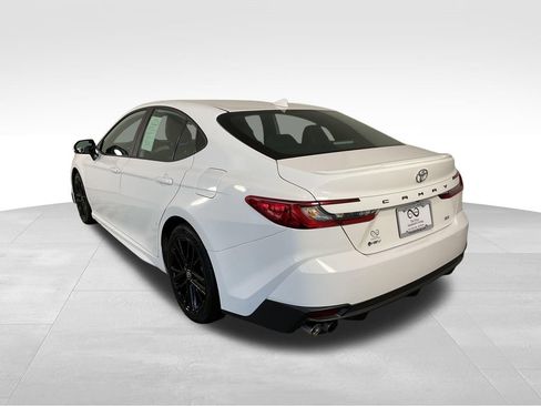 Used 2025 Toyota Camry SE FWD image 7