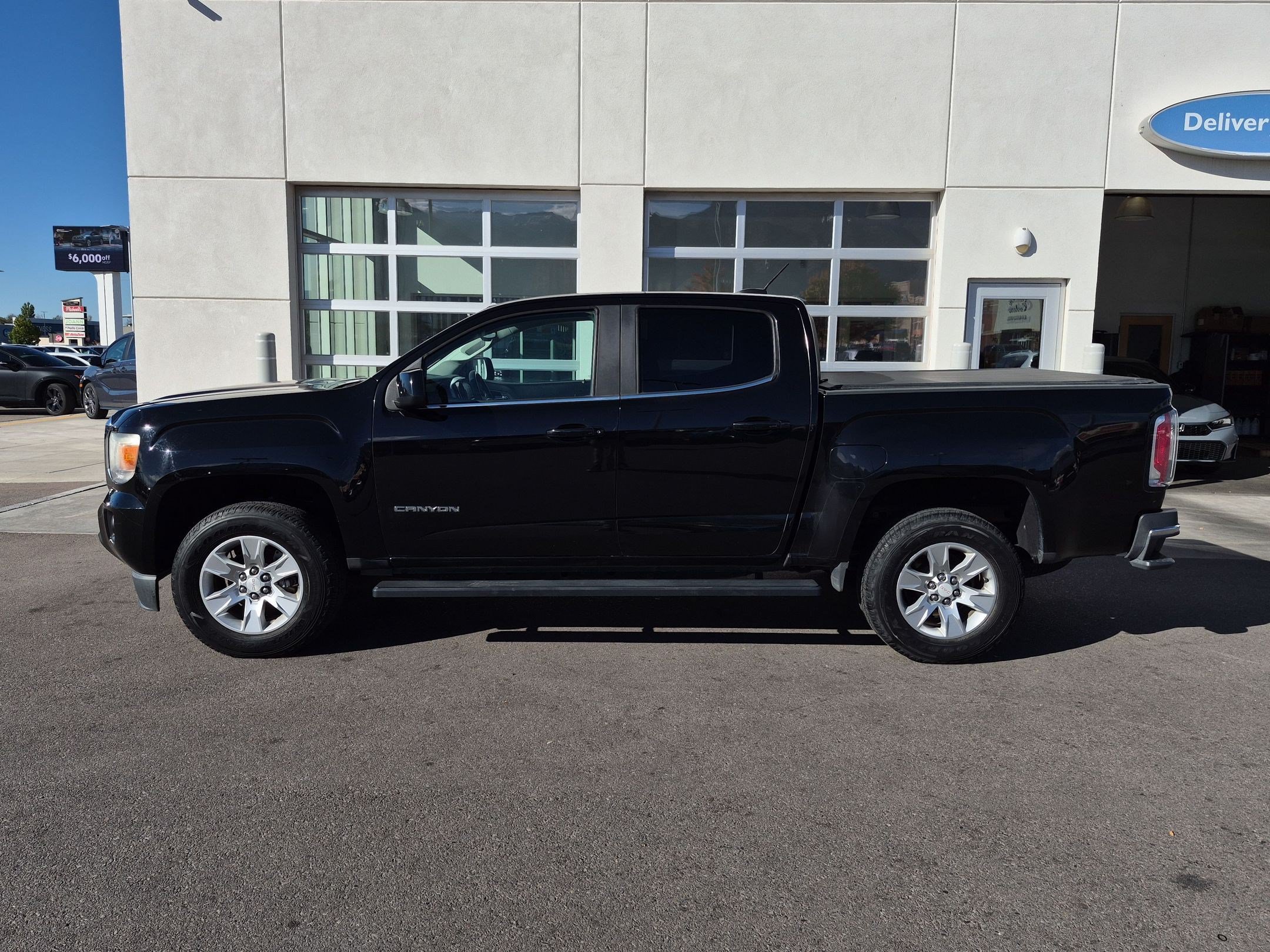 Used 2015 GMC Canyon SLE w/ SLE Convenience Package RWD image 9