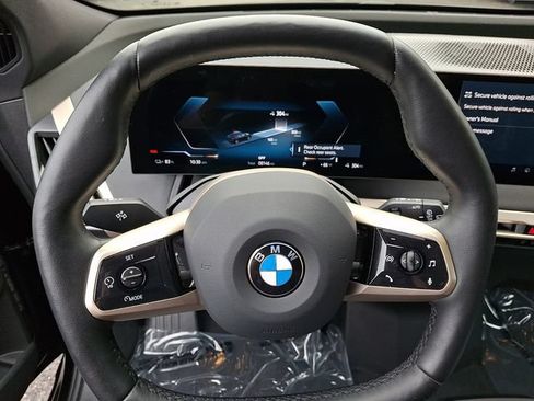Used 2026 BMW iX xDrive60 w/ Premium Package AWD/4WD image 20