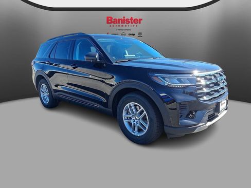 New 2026 Ford Explorer Active image 2