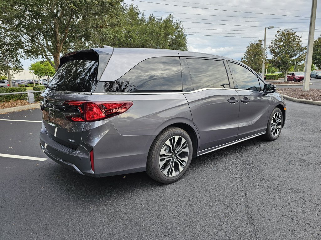 Used 2026 Honda Odyssey Elite image 3