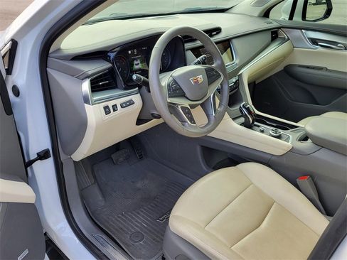 Used 2021 Cadillac XT5 Premium Luxury image 16