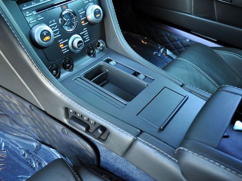 Used 2009 Aston Martin V8 Vantage Coupe image 35