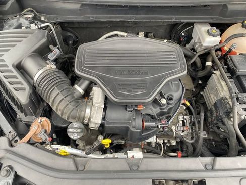 Used 2020 Cadillac XT5 Premium Luxury w/ LPO, Floor Liner Package AWD/4WD image 24