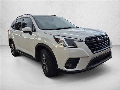 Used 2023 Subaru Forester Premium AWD/4WD image 3