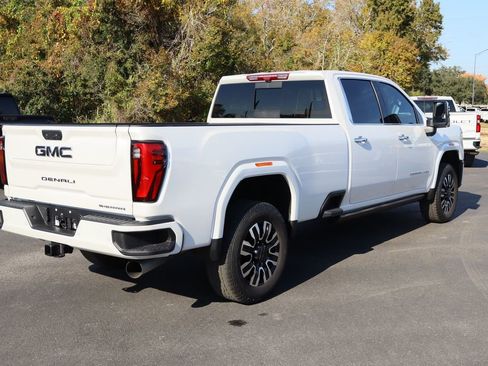 Certified 2025 GMC Sierra 2500 Denali Ultimate w/ Max Trailering Package image 8